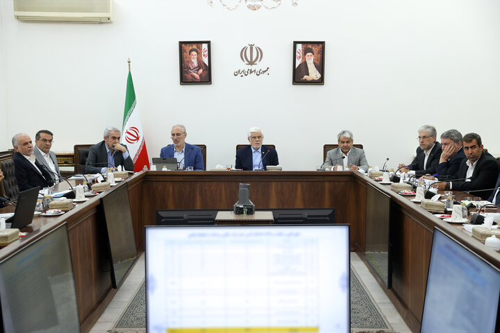 عارف: گزارشی درباره عملکرد اجرای سال اول برنامه هفتم ارائه می شود