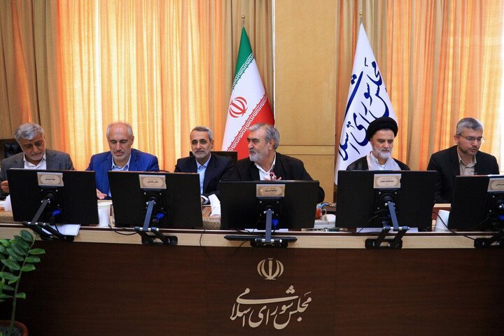 بررسی بودجه نیروهای مسلح در جلسه کمیسیون امنیت ملی مجلس