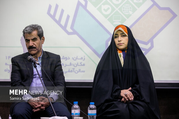 نقش رسانهها در تقویت وحدت