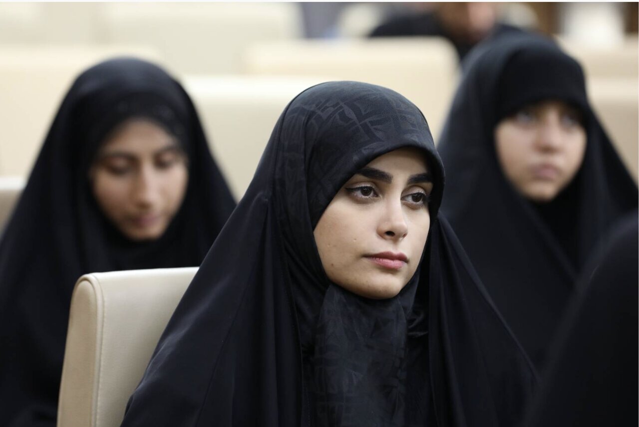 مجتبي،آل،شبيه