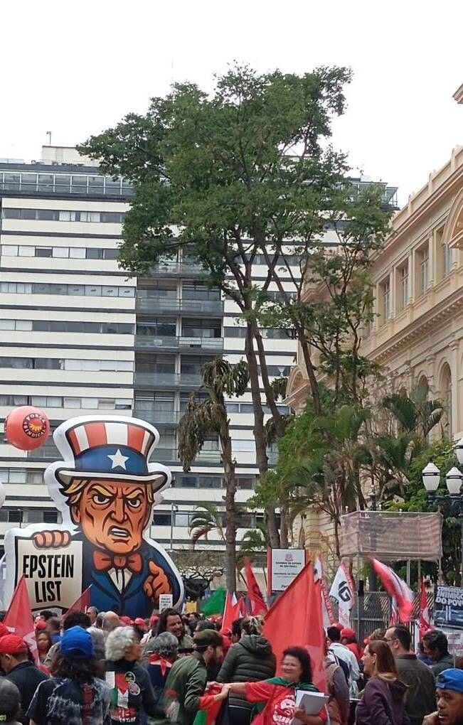 تظاهرات در روز ملی برزیل؛شعارهای ضد آمریکایی - صهیونیستی طنین انداز شد