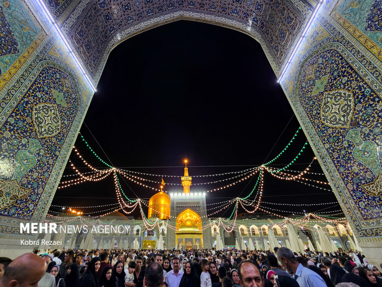 نور وحدت در حرم رضوی؛ مشهد میزبان جشن میلاد پیامبر(ص) و امام صادق(ع)