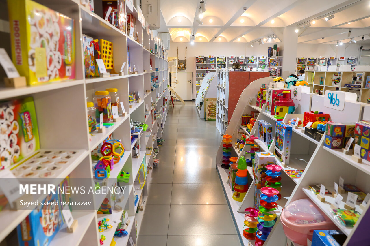 دولت سکوت می‌کند؛ اسباب‌بازی قاچاق کودکان را محاصره کرد