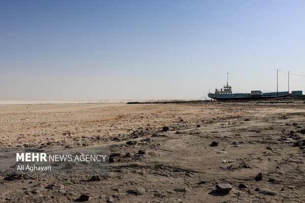 سراب وعدهها بر پهنه دریاچه ارومیه