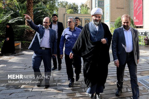 مراسم افتتاح نمایشگاه «آیینههای نعت» مراسم افتتاح نمایشگاه «آیینههای نعت»
