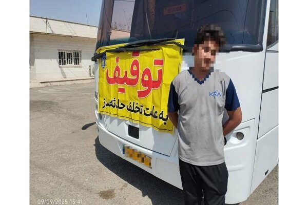 توقیف اتوبوس رانده‌شده توسط نوجوان فاقد گواهینامه در محور قم تهران