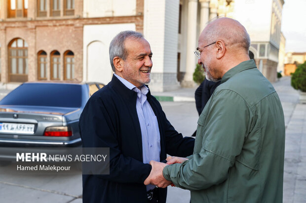 جلسه غیر علنی مجلس با حضور رئیسجمهور و اعضای هیئت دولت