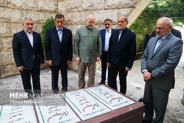 جلسه غیر علنی مجلس با حضور رئیسجمهور و اعضای هیئت دولت 2