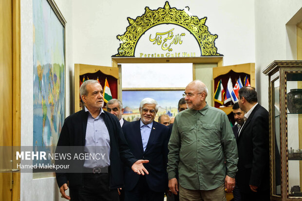 جلسه غیر علنی مجلس با حضور رئیسجمهور و اعضای هیئت دولت 10