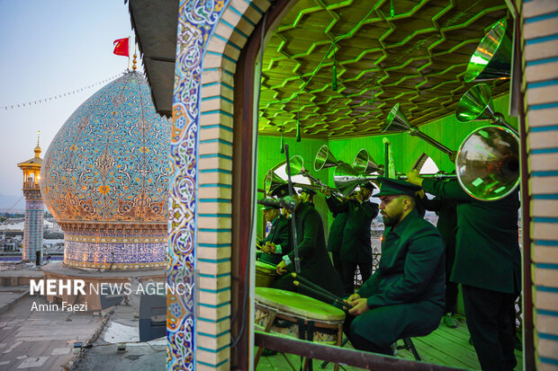 تشرف کاروان پیاده زائران فیروزآباد فارس به حرم شاهچراغ(ع)