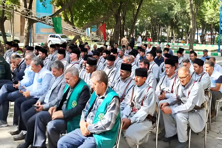 معاون سپاه عاشورا: عشایر وفادارترین قشر جامعه به انقلاب اسلامی معاون سپاه عاشورا: عشایر وفادارترین قشر جامعه به انقلاب اسلامی