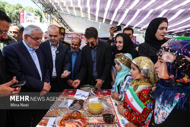 دومین روز سفر وزیر میراث فرهنگی به آذربایجان شرقی