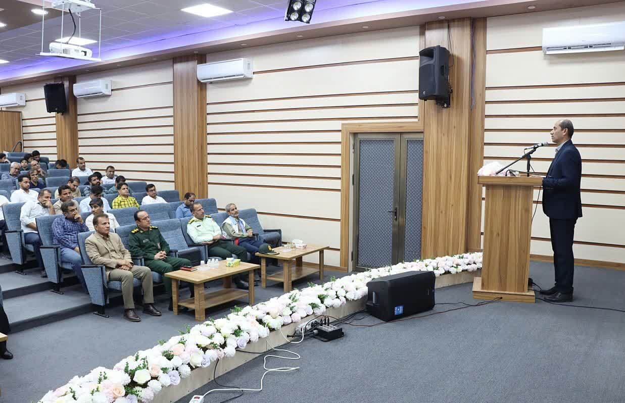 بهورزان شهرستان دشتی تجلیل شدند بهورزان شهرستان دشتی تجلیل شدند