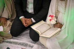 ۳۰۷ زوج جوان در بارگاه منور امام رضا(ع) پیمان ازدواج بستند