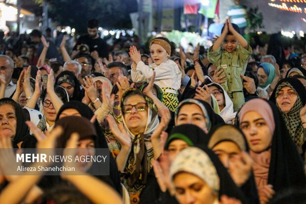 جشن بزرگ ولادت حضرت رسول(ص) در پیاده راه فرهنگی رشت