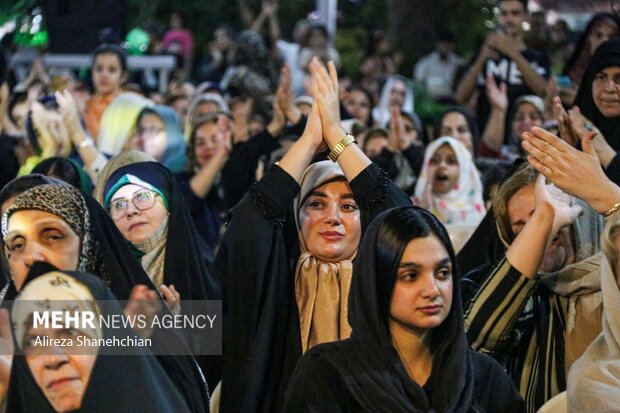 جشن بزرگ ولادت حضرت رسول(ص) در پیاده راه فرهنگی رشت