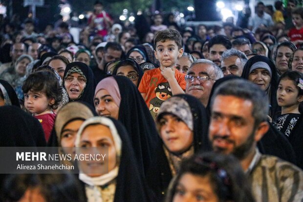 جشن بزرگ ولادت حضرت رسول(ص) در پیاده راه فرهنگی رشت