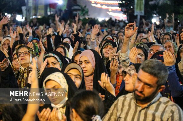 جشن بزرگ ولادت حضرت رسول(ص) در پیاده راه فرهنگی رشت