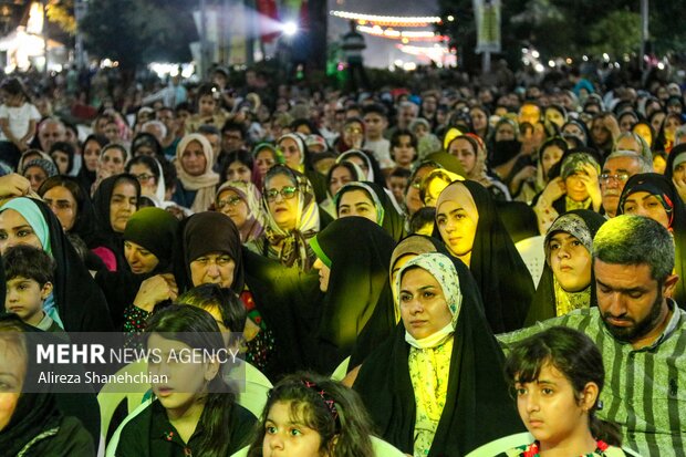 جشن بزرگ ولادت حضرت رسول(ص) در پیاده راه فرهنگی رشت