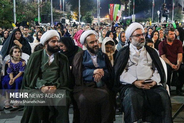 جشن بزرگ ولادت حضرت رسول(ص) در پیاده راه فرهنگی رشت