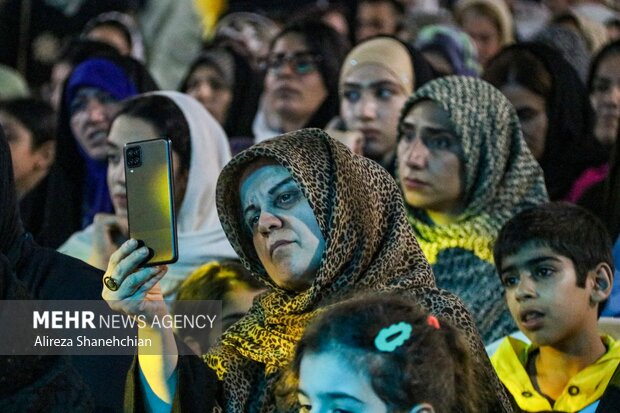جشن بزرگ ولادت حضرت رسول(ص) در پیاده راه فرهنگی رشت