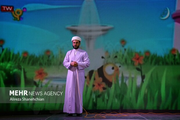 جشن بزرگ ولادت حضرت رسول(ص) در پیاده راه فرهنگی رشت