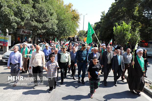 شادپیمایی بزرگ خانوادگی امت احمد(ص) در همدان