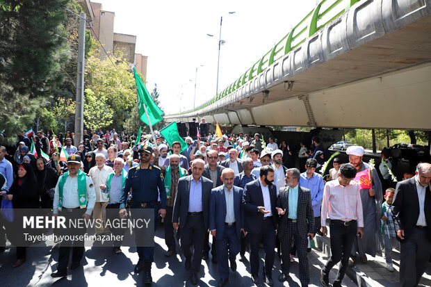 شادپیمایی بزرگ خانوادگی امت احمد(ص) در <a href='https://sayeb.ir/tag/%d9%87%d9%85%d8%af%d8%a7%d9%86'></div>همدان</a>