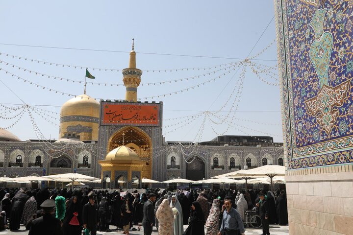 حرم رضوی غرق در شادی میلاد پیامبر(ص) و چهارشنبه زیارتی
