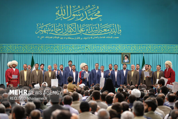 مراسم گرامیداشت عید میلاد پیامبر اکرم و امام صادق در حسینیه امام خمینی 18
