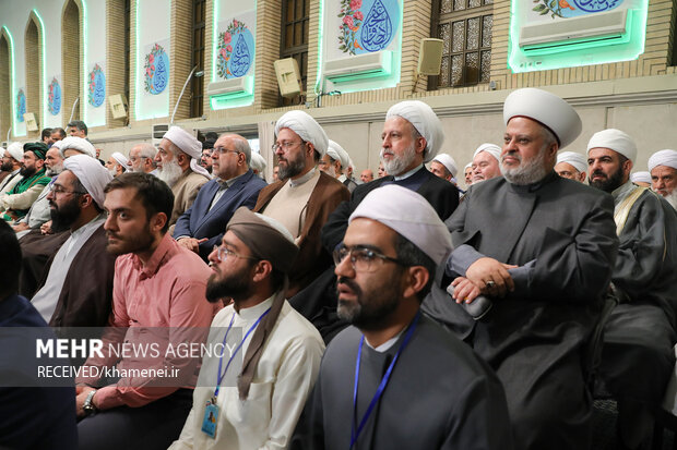مراسم گرامیداشت عید میلاد پیامبر اکرم و امام صادق در حسینیه امام خمینی 27