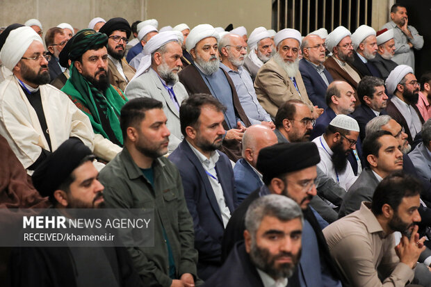 مراسم گرامیداشت عید میلاد پیامبر اکرم و امام صادق در حسینیه امام خمینی 25