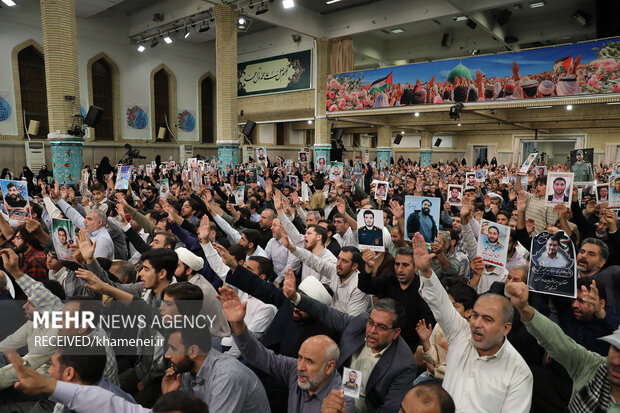 مراسم گرامیداشت عید میلاد پیامبر اکرم و امام صادق در حسینیه امام خمینی 36