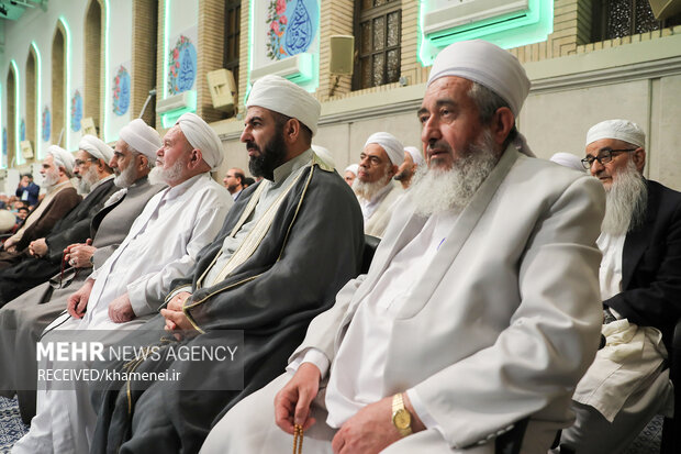 مراسم گرامیداشت عید میلاد پیامبر اکرم و امام صادق در حسینیه امام خمینی 37