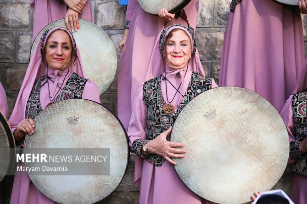 همایش «دف نوازان» در بجنورد