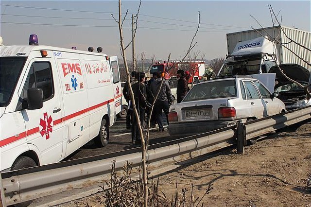 تصادف زنجیرهای جاده ساوه به سلفچگان هشت مصدوم بر جای گذاشت تصادف زنجیرهای جاده ساوه به سلفچگان هشت مصدوم بر جای گذاشت