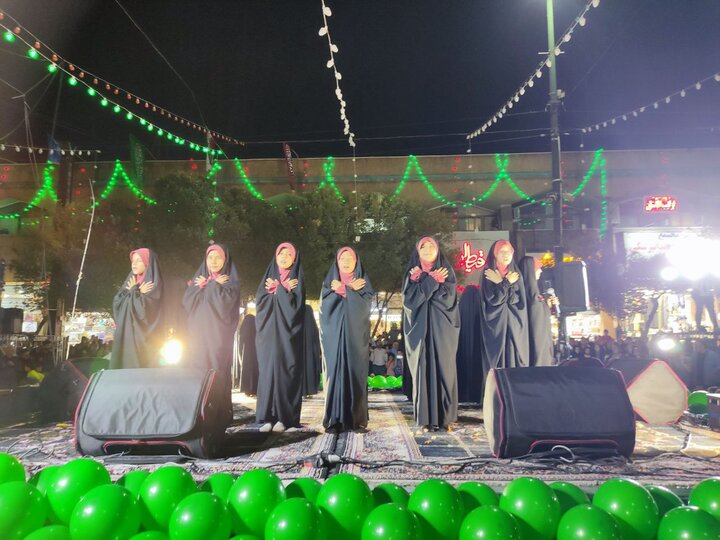 اجرای گروه سرود در جشن مردمی سالگرد میلاد پیامبر اکرم(ص) در مشهد مقدس