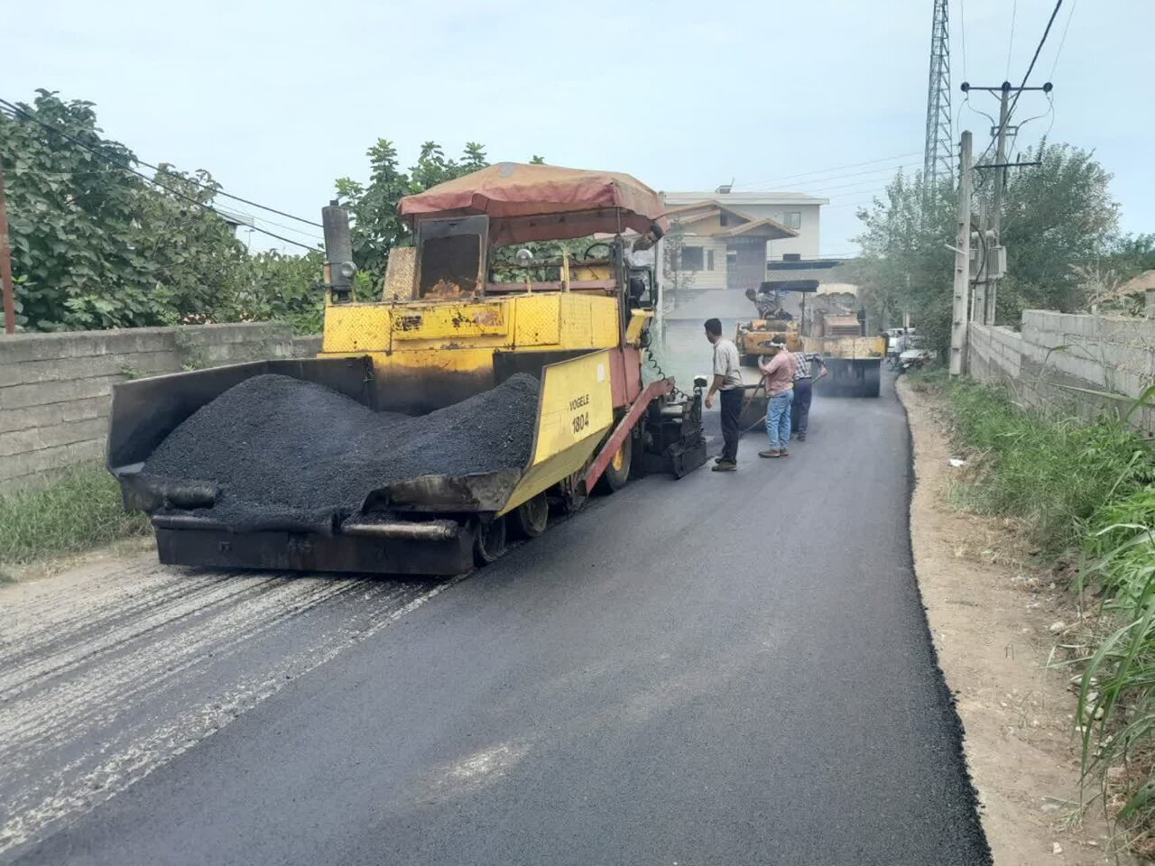 آغاز عملیات آسفالتریزی و بهسازی راههای روستایی در ۲ شهرستان گیلان آغاز عملیات آسفالتریزی و بهسازی راههای روستایی در ۲ شهرستان گیلان