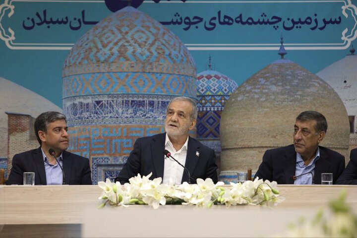 پزشکیان: مردم پشتوانه اصلی؛ مشکلات با مشارکت عمومی حل می‌شوند