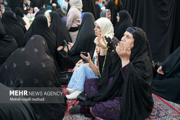 برپایی مراسم قرآن و نماز در جشن مهمانی امت احمد