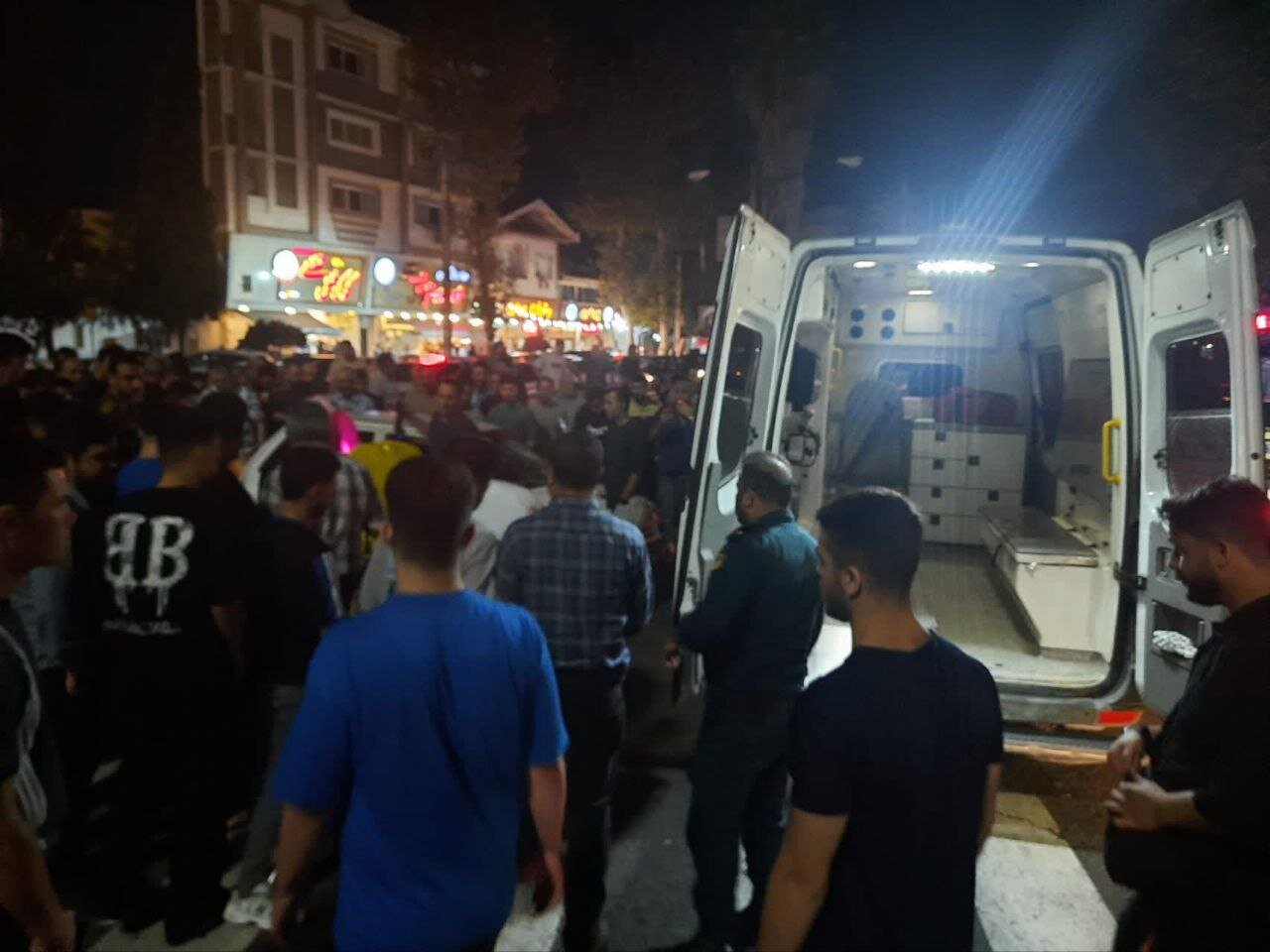 عامل عربده کشی و ایجاد رعب وحشت در فومن زمین گیر شد عامل عربده کشی و ایجاد رعب وحشت در فومن زمین گیر شد