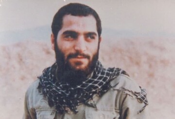 مادر سردار شهید حسین اجاقی به فرزند شهیدش پیوست
