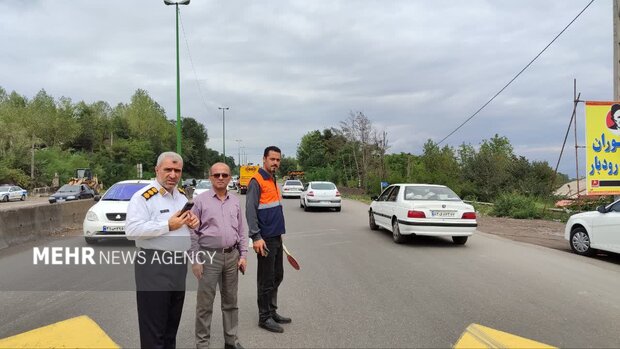 افزایش یک باند تردد موقت در محور سراوان-امامزاده هاشم برای کاهش ترافیک