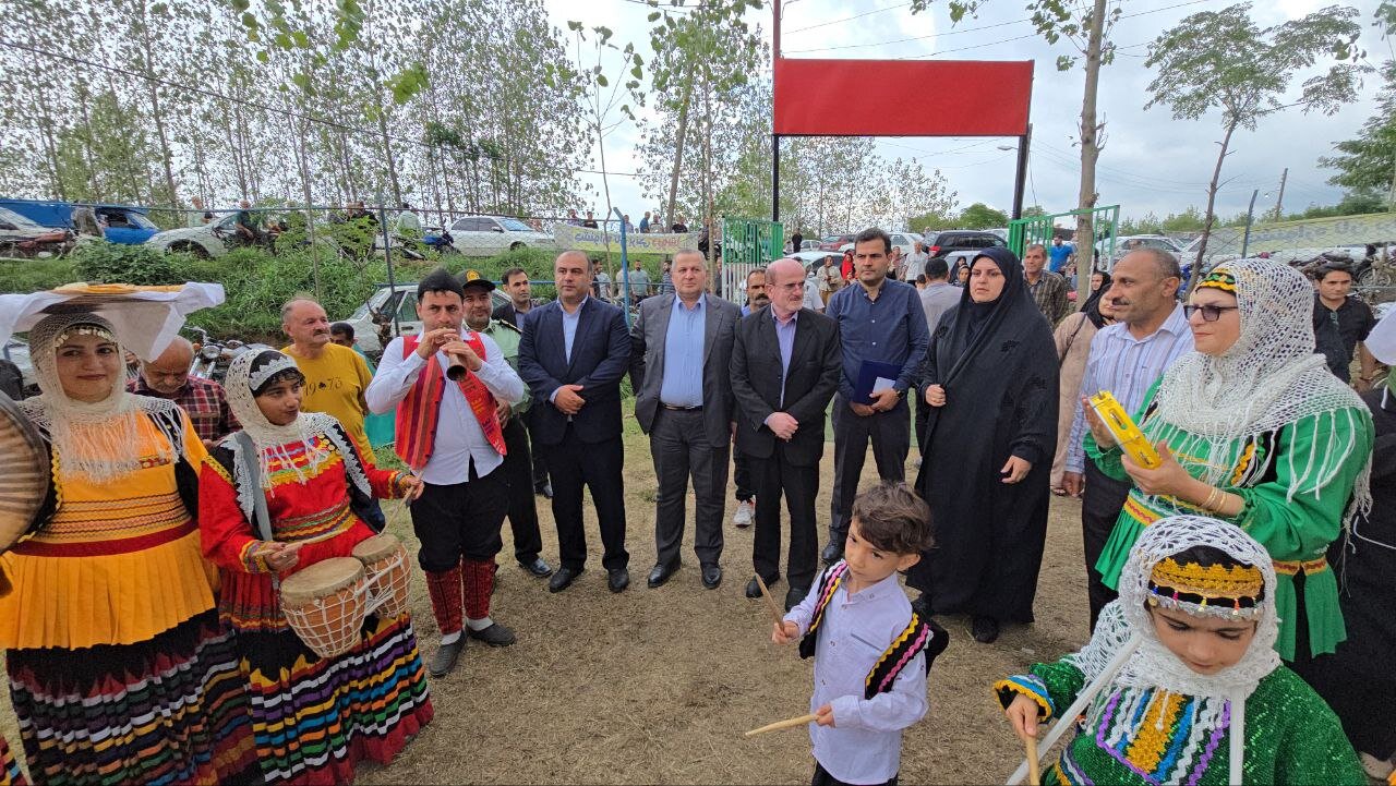 جشنواره‌های محلی راهی برای تقویت نشاط و بنیان‌ های فرهنگی است