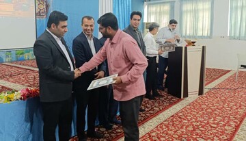 آئین تجلیل از ستارگان همایش فرهنگی هنری فردا در رودان برگزار شد