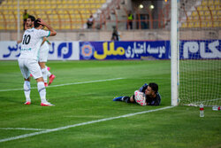 مربی پیکان: باید گل های بیشتری به شمس آذر می زدیم