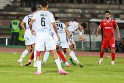 خرید پرسپولیس در آستانه تبعید به نیمکت