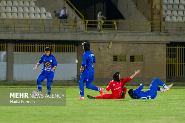 اولین هفته لیگ برتر بانوان - ایستا البرز پرسپولیس