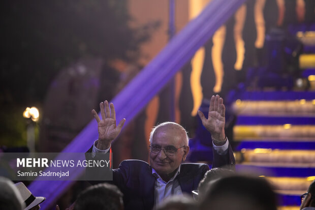 مرور آثار اقتباسی در «پشتجلد»؛ مرادی کرمانی سوژه قسمت اول شد