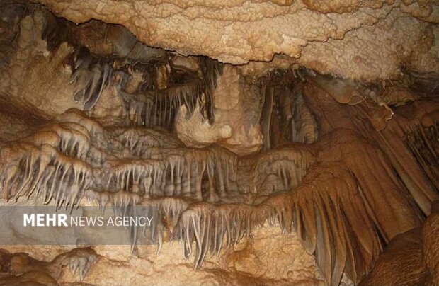 کاوش در دل پر رمز و راز کرکس؛ غار پریان اثر طبیعی ملی میشود؟
